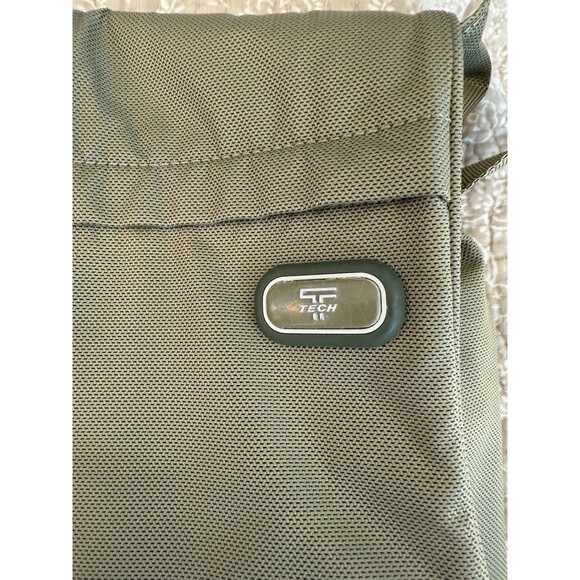 Tumi Messenger Bag Olive Green Excellent condition - Picture 2 of 9